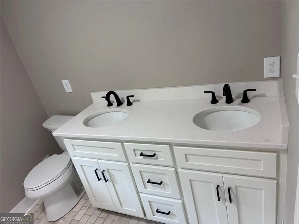 115 Pineview LN Hartwell, GA 30643