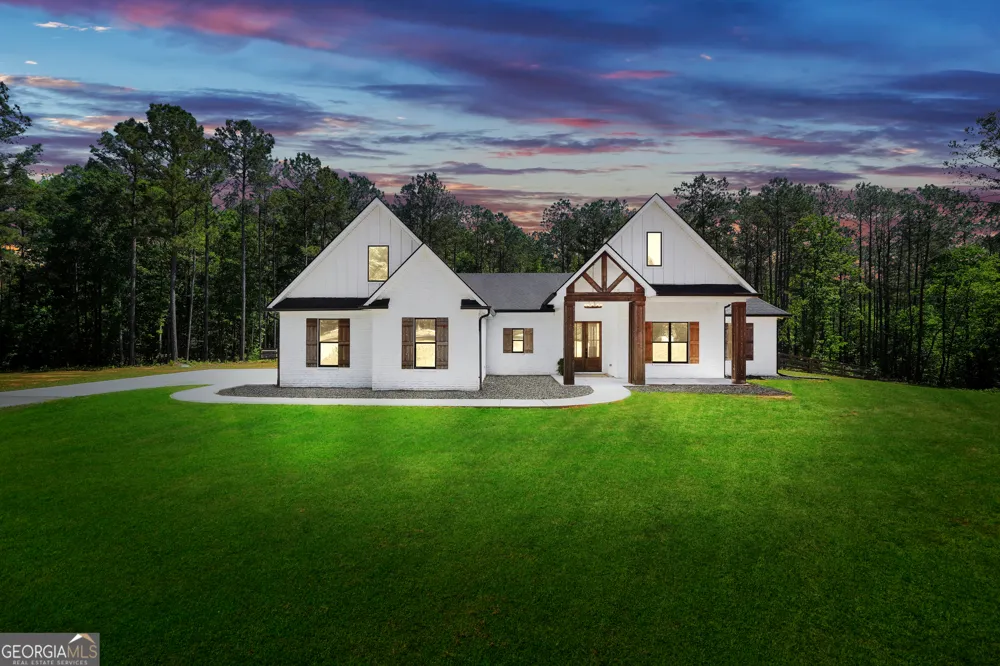 787 Silver Dollar RD Milner, GA 30257
