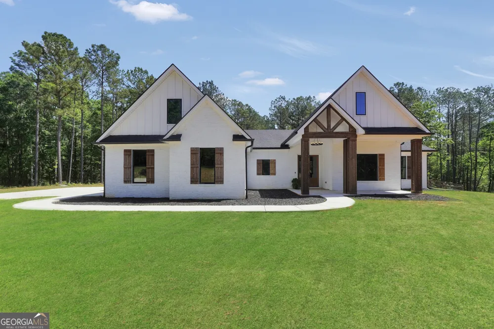 787 Silver Dollar RD Milner, GA 30257