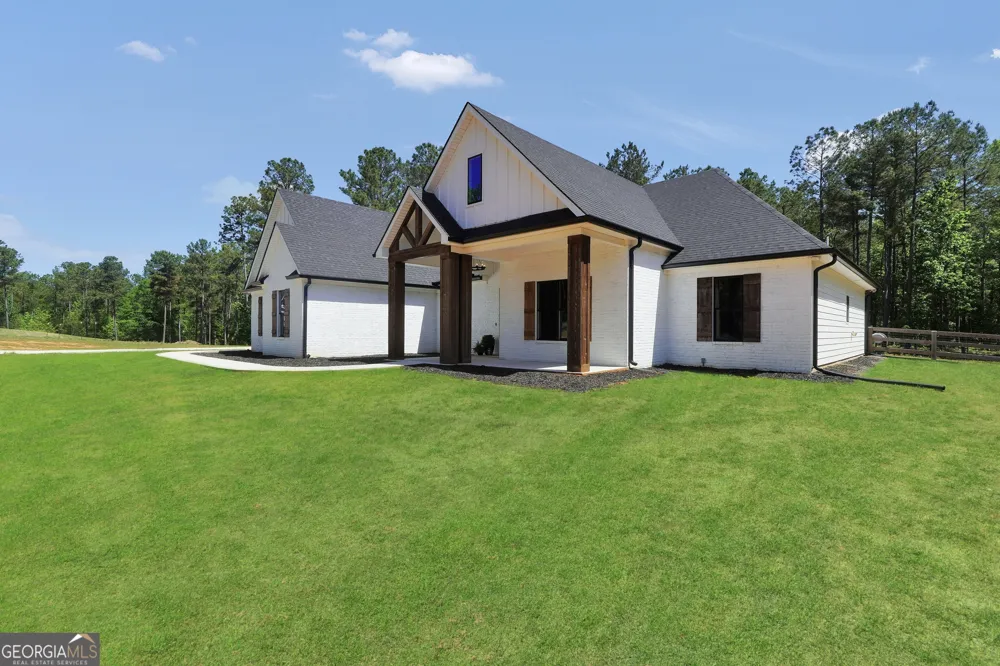 787 Silver Dollar RD Milner, GA 30257