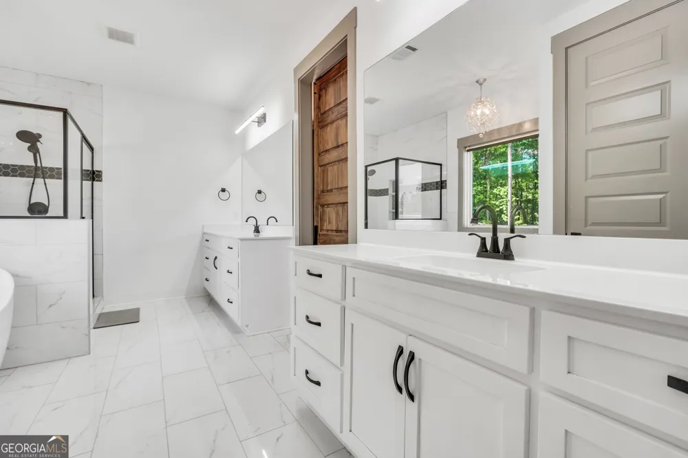 787 Silver Dollar RD Milner, GA 30257