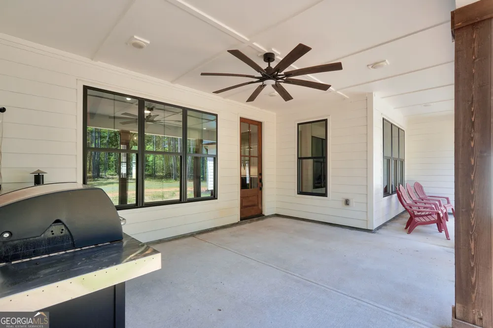 787 Silver Dollar RD Milner, GA 30257
