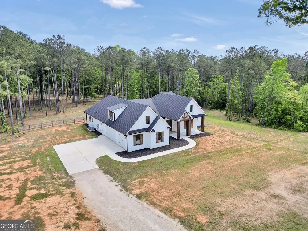 787 Silver Dollar RD Milner, GA 30257