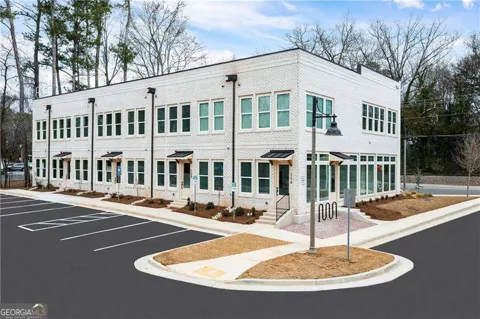 9040 Main ST