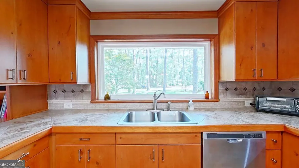 300 Betty ST Thomasville, GA 31792