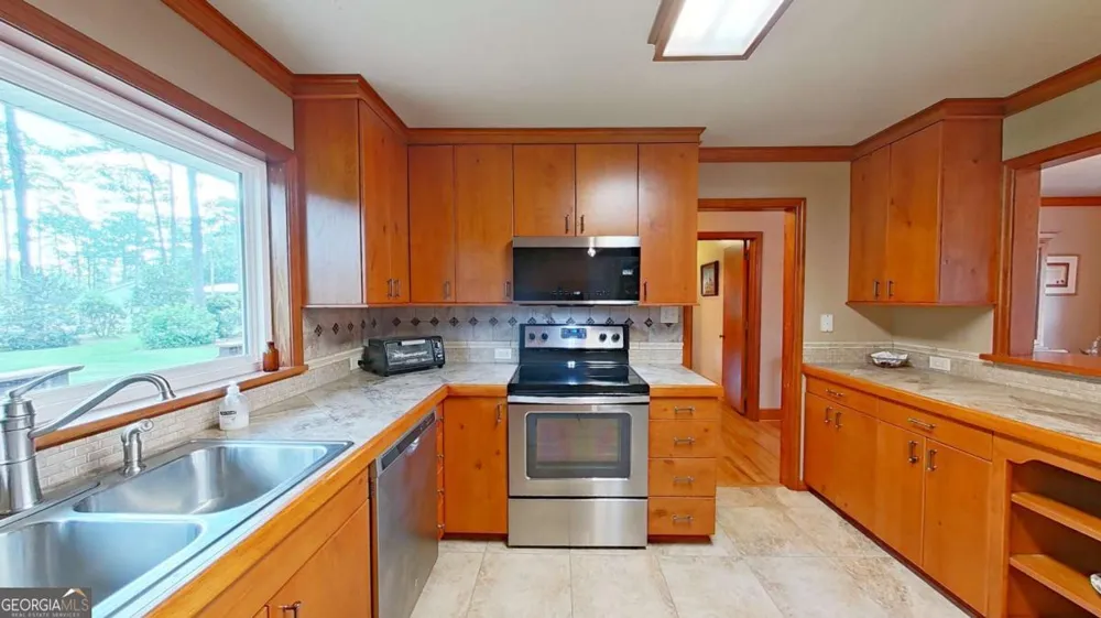 300 Betty ST Thomasville, GA 31792