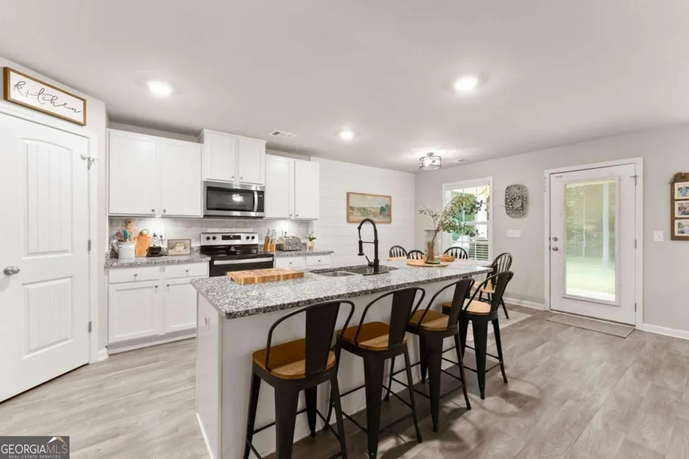 121 Mountain Creek DR Maysville, GA 30558