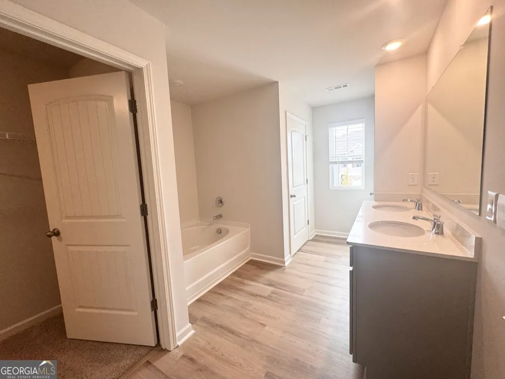 22 Berryville DR Dawsonville, GA 30534