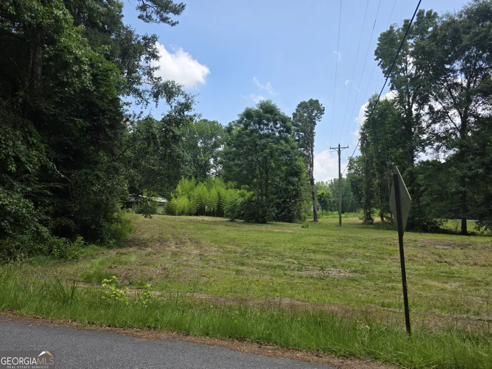 374 Smith RD Newnan, GA 30263