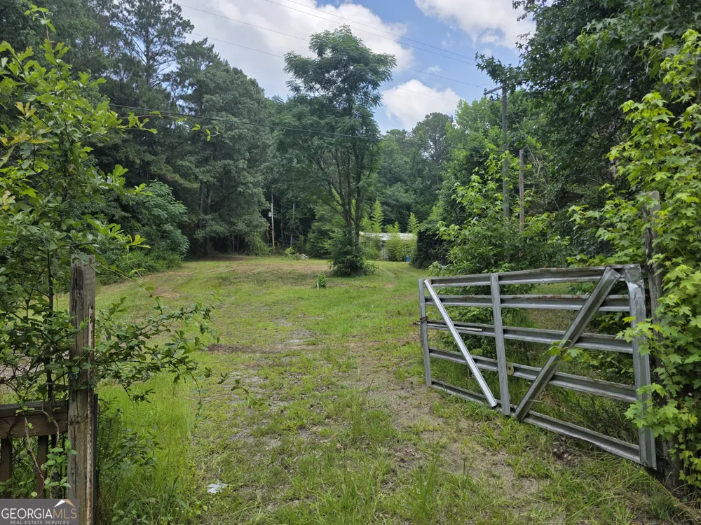 374 Smith RD Newnan, GA 30263