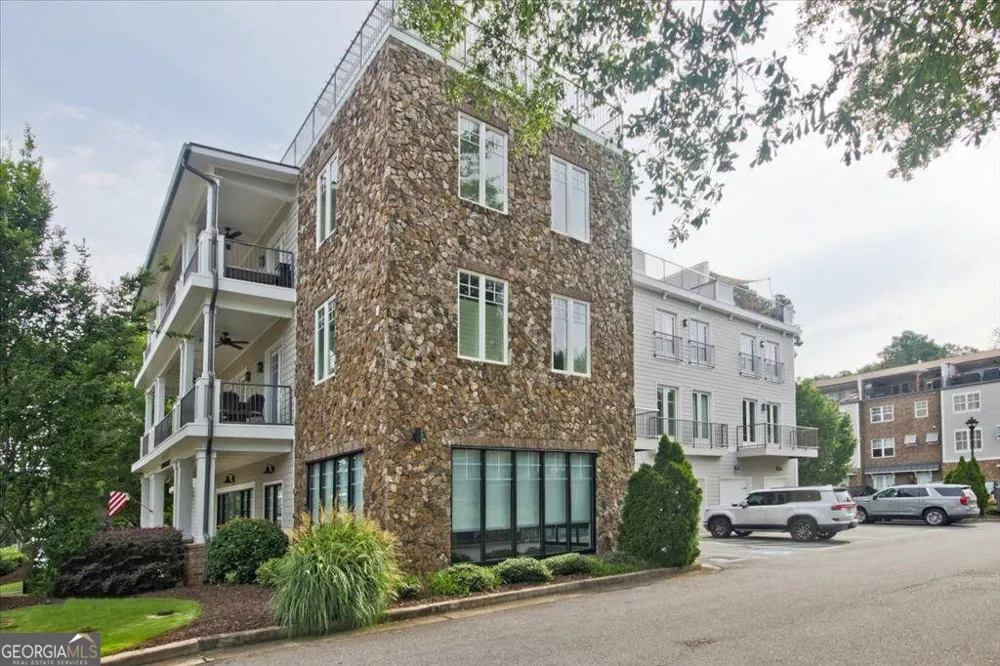 104 Canton WAY Roswell, GA 30075