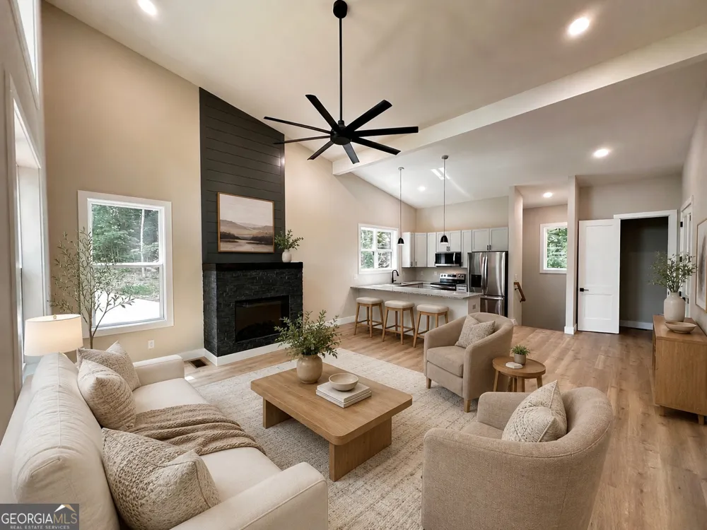 673 Autumn Ridge DR Clayton, GA 30525