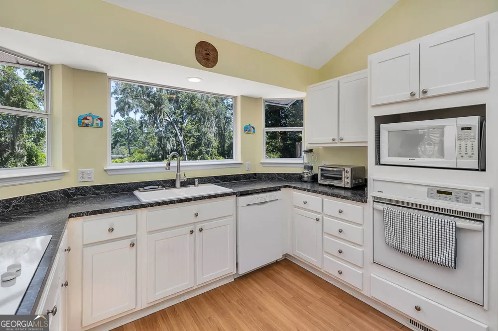 123 Plemmons DR St. Simons, GA 31522