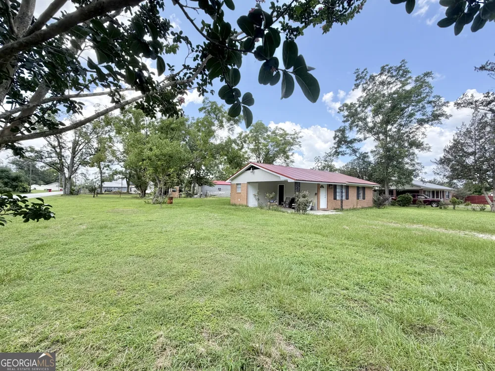 5 Lakeside DR Hazlehurst, GA 31539