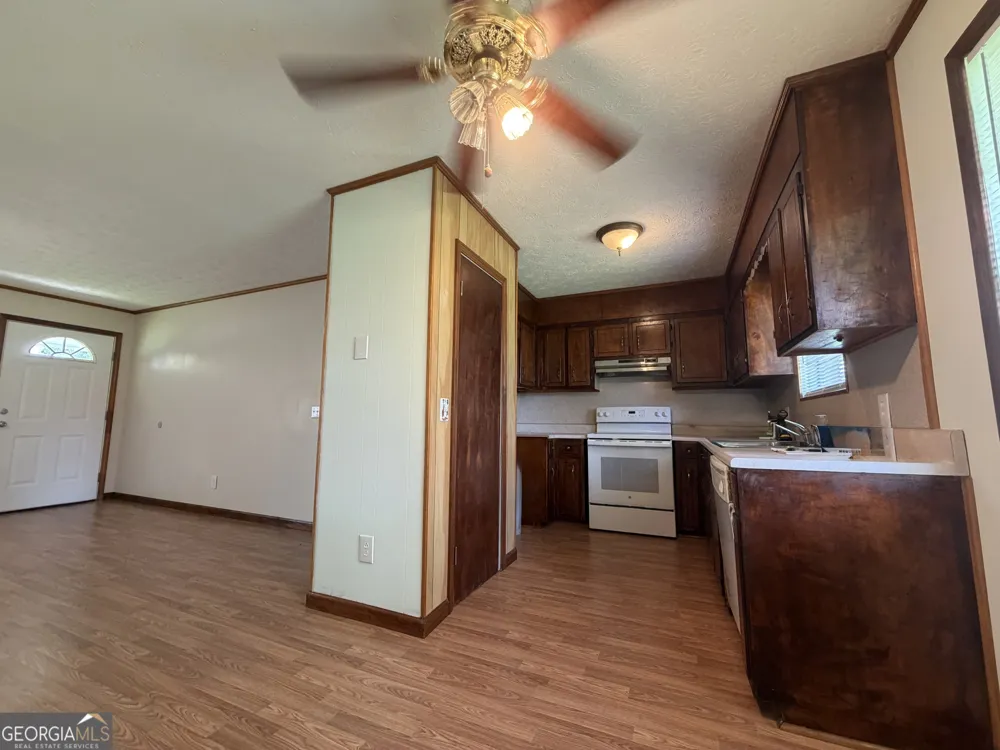 5 Lakeside DR Hazlehurst, GA 31539