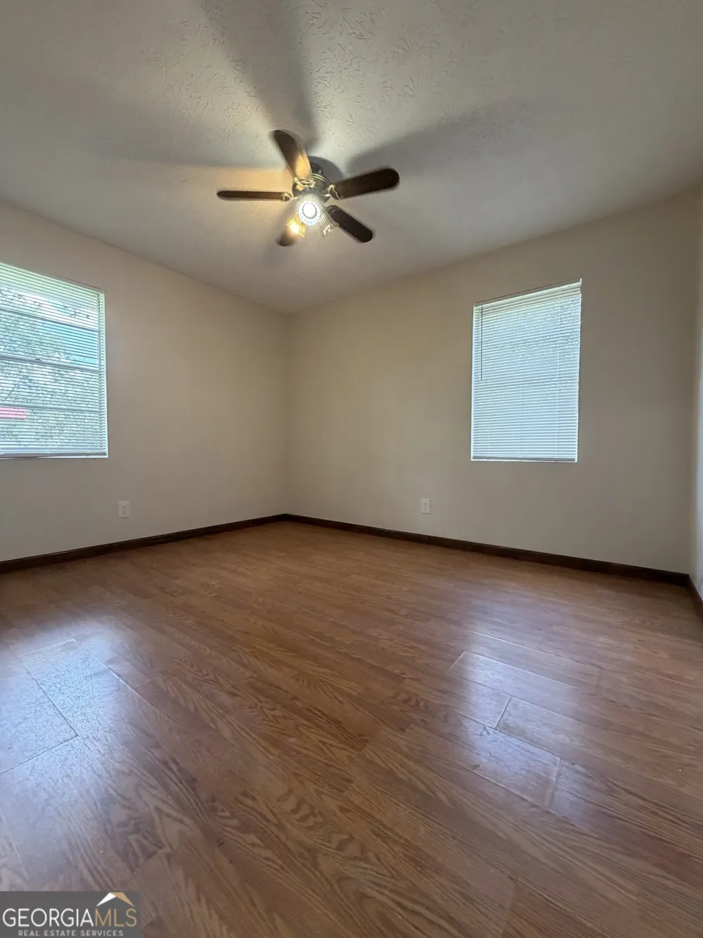 5 Lakeside DR Hazlehurst, GA 31539