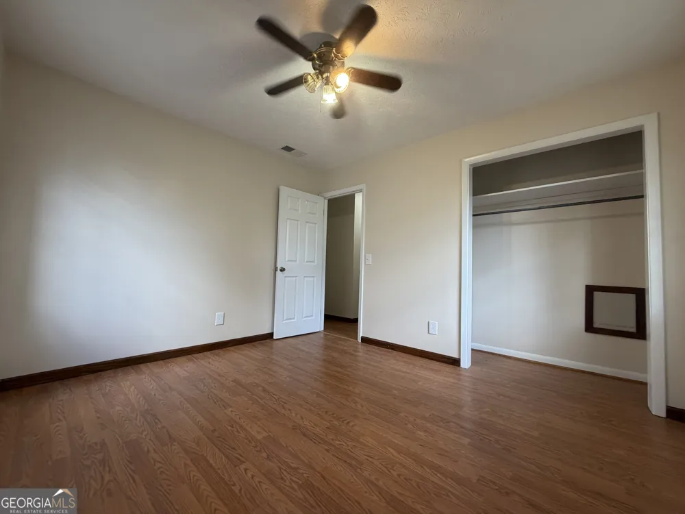 5 Lakeside DR Hazlehurst, GA 31539