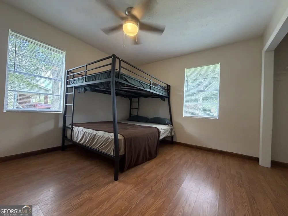 5 Lakeside DR Hazlehurst, GA 31539