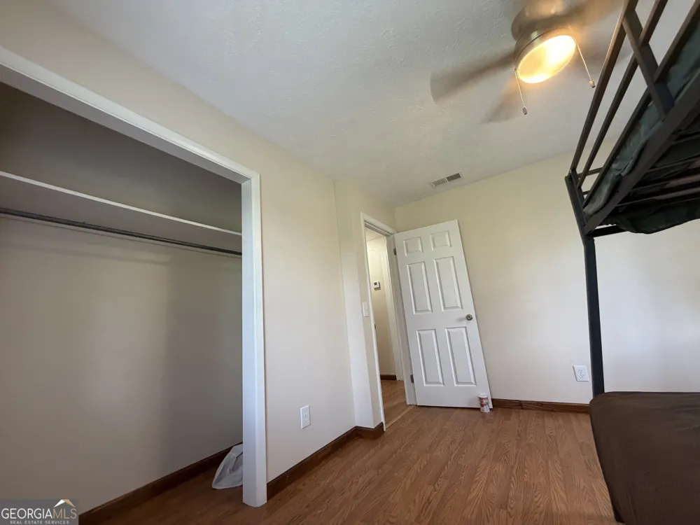 5 Lakeside DR Hazlehurst, GA 31539