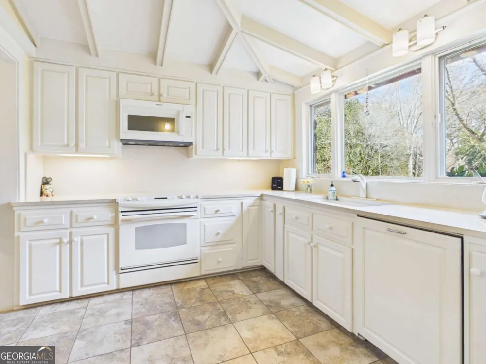 1800 Simonton Bridge RD Watkinsville, GA 30677
