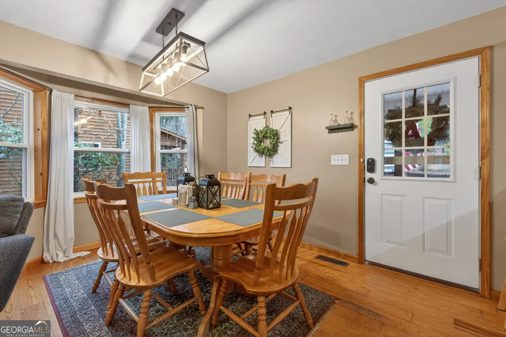 697 Zeppelin Strasse Helen, GA 30545