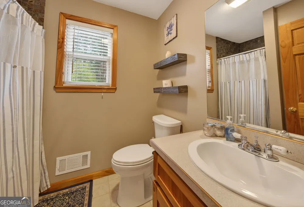 697 Zeppelin Strasse Helen, GA 30545