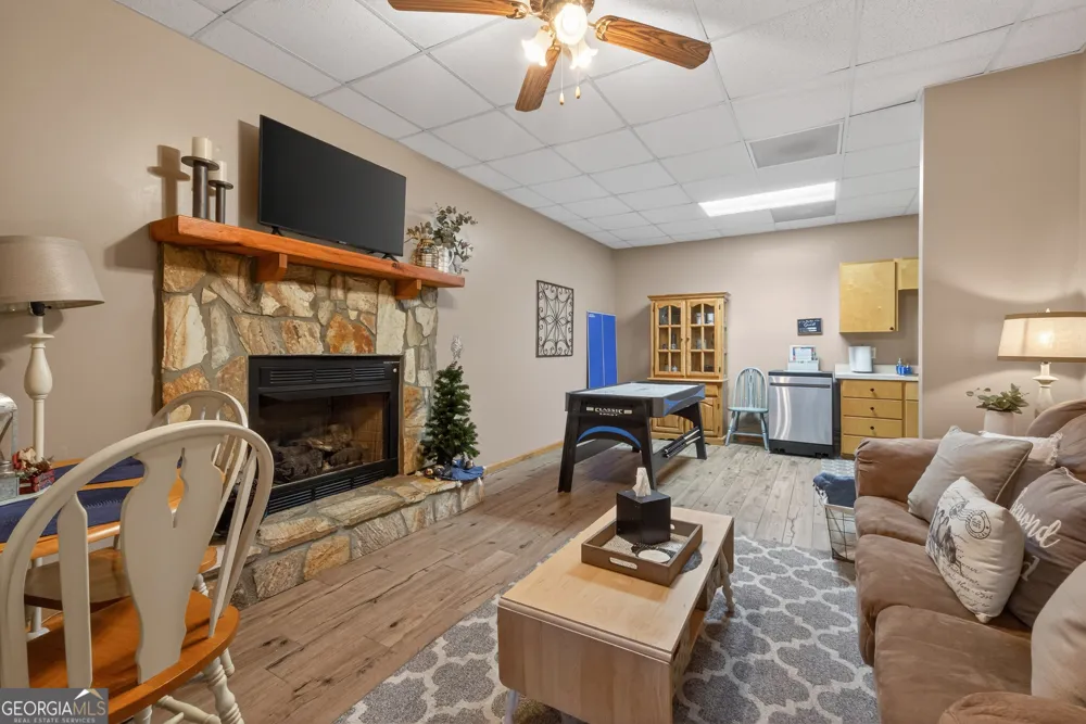 697 Zeppelin Strasse Helen, GA 30545