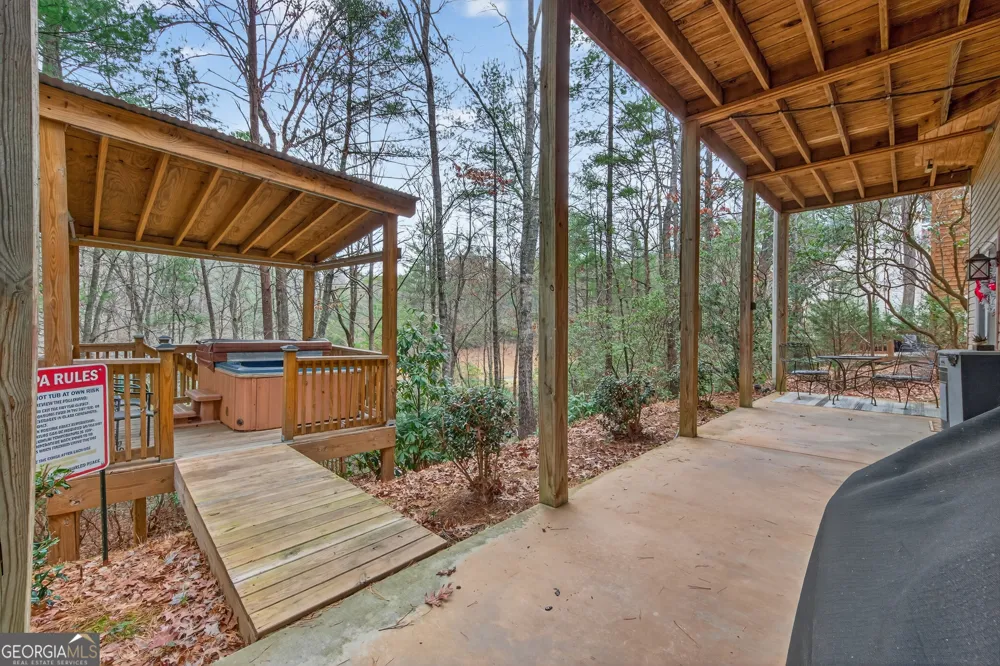 697 Zeppelin Strasse Helen, GA 30545