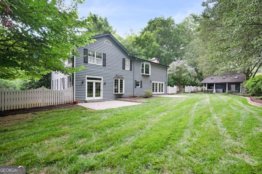 1904 Rena LN Dalton, GA 30720