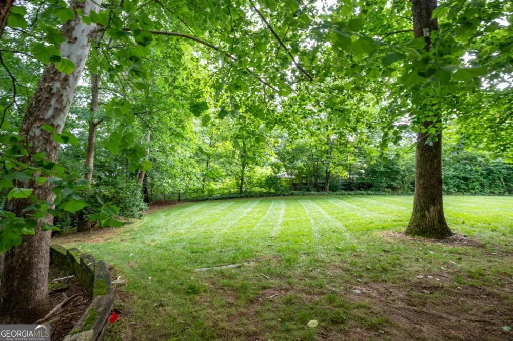 1904 Rena LN Dalton, GA 30720