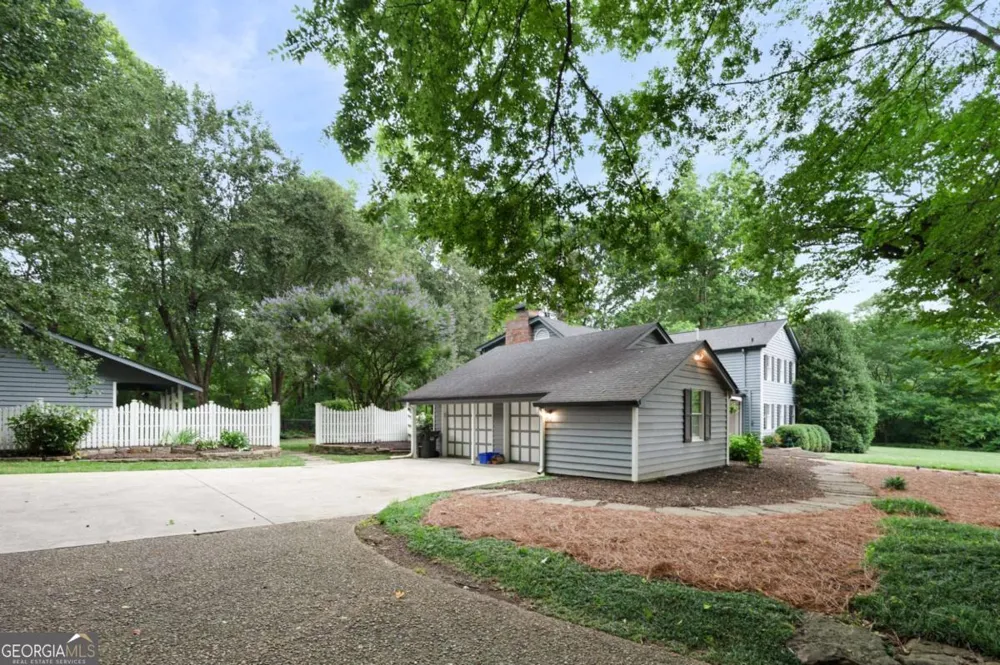 1904 Rena LN Dalton, GA 30720