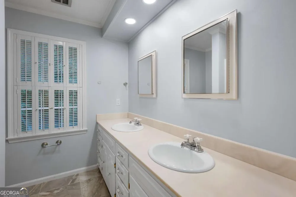 1904 Rena LN Dalton, GA 30720