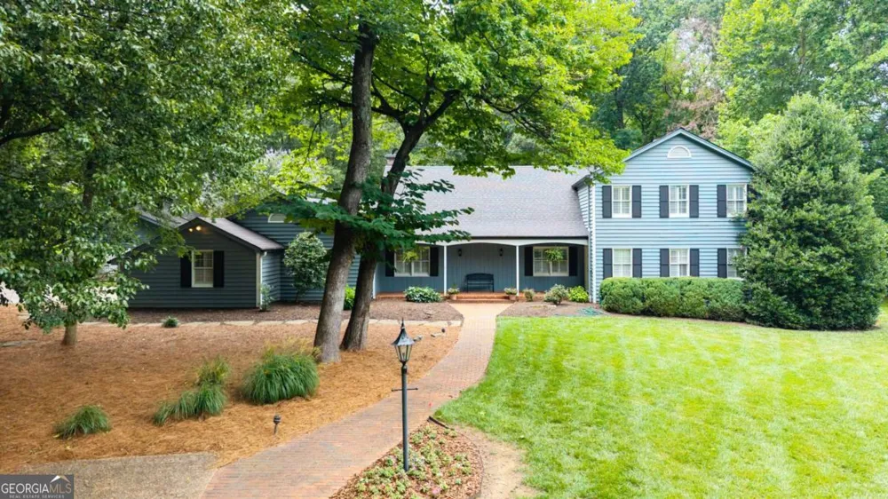 1904 Rena LN Dalton, GA 30720