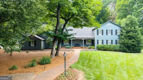 1904 Rena LN