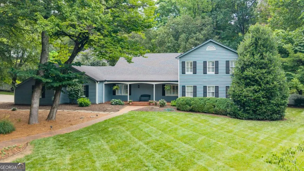 1904 Rena LN Dalton, GA 30720
