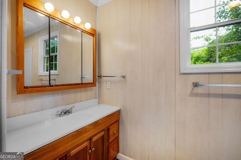 1904 Rena LN Dalton, GA 30720