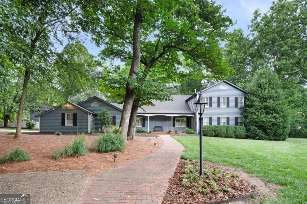 1904 Rena LN Dalton, GA 30720