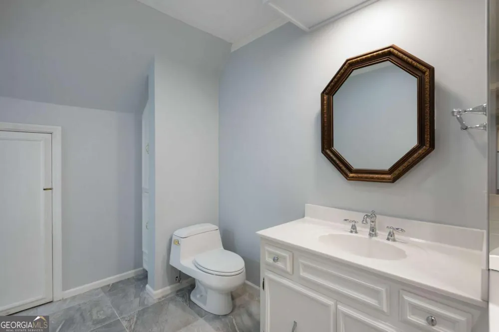 1904 Rena LN Dalton, GA 30720