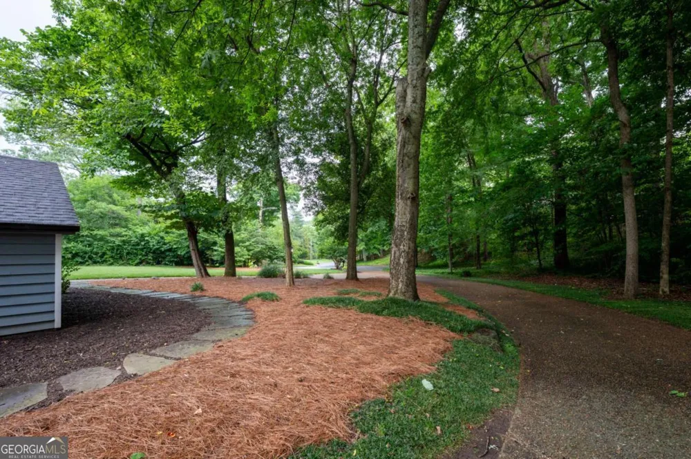 1904 Rena LN Dalton, GA 30720