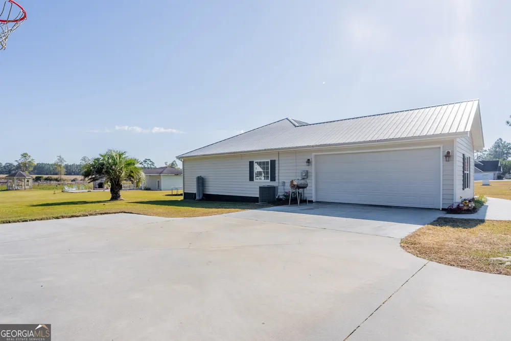 6664 Southside DR Blackshear, GA 31516