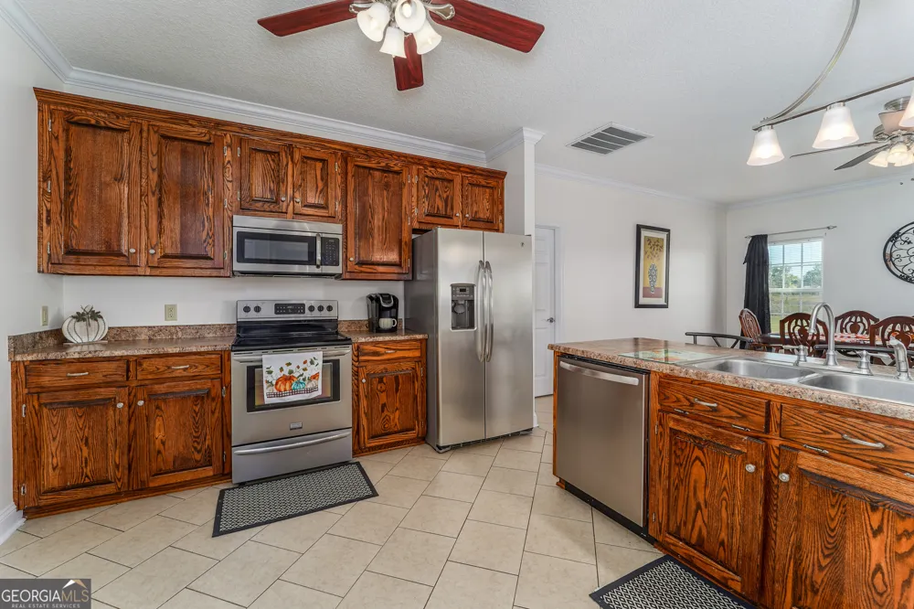 6664 Southside DR Blackshear, GA 31516