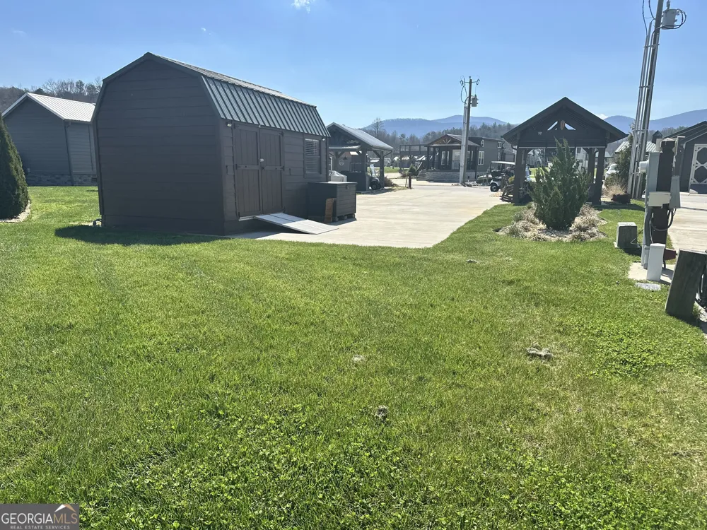 456 Mountain Creek RD Blairsville, GA 30512