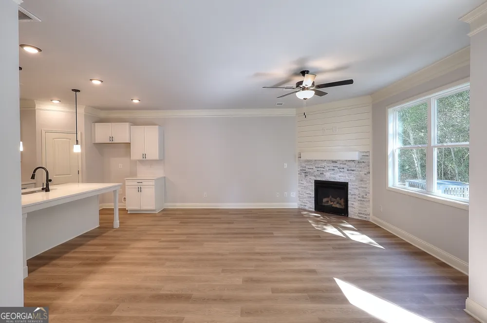 15 Crest DR Hartwell, GA 30643