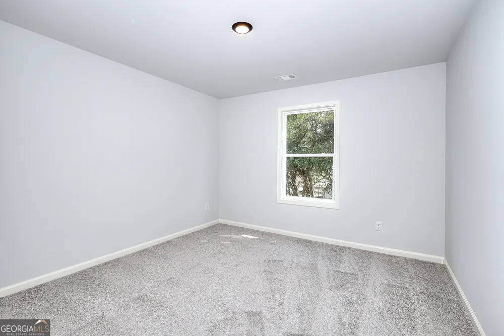15 Crest DR Hartwell, GA 30643