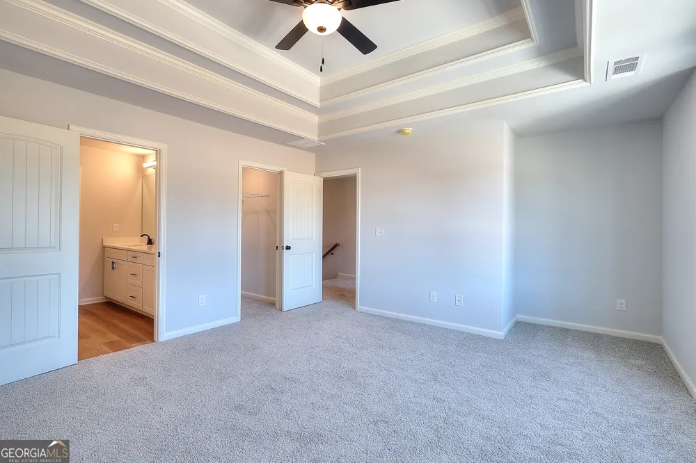 15 Crest DR Hartwell, GA 30643