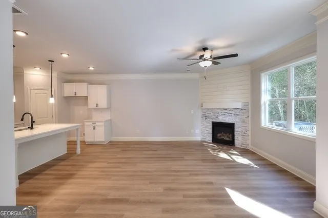 23 Crest DR Hartwell, GA 30643