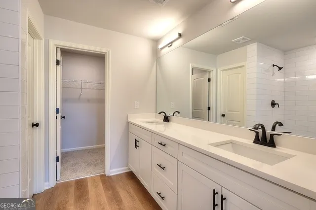 23 Crest DR Hartwell, GA 30643