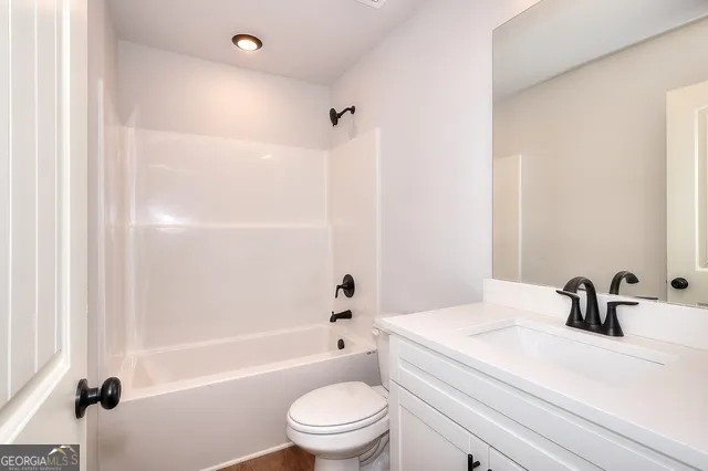 23 Crest DR Hartwell, GA 30643