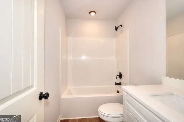23 Crest DR Hartwell, GA 30643