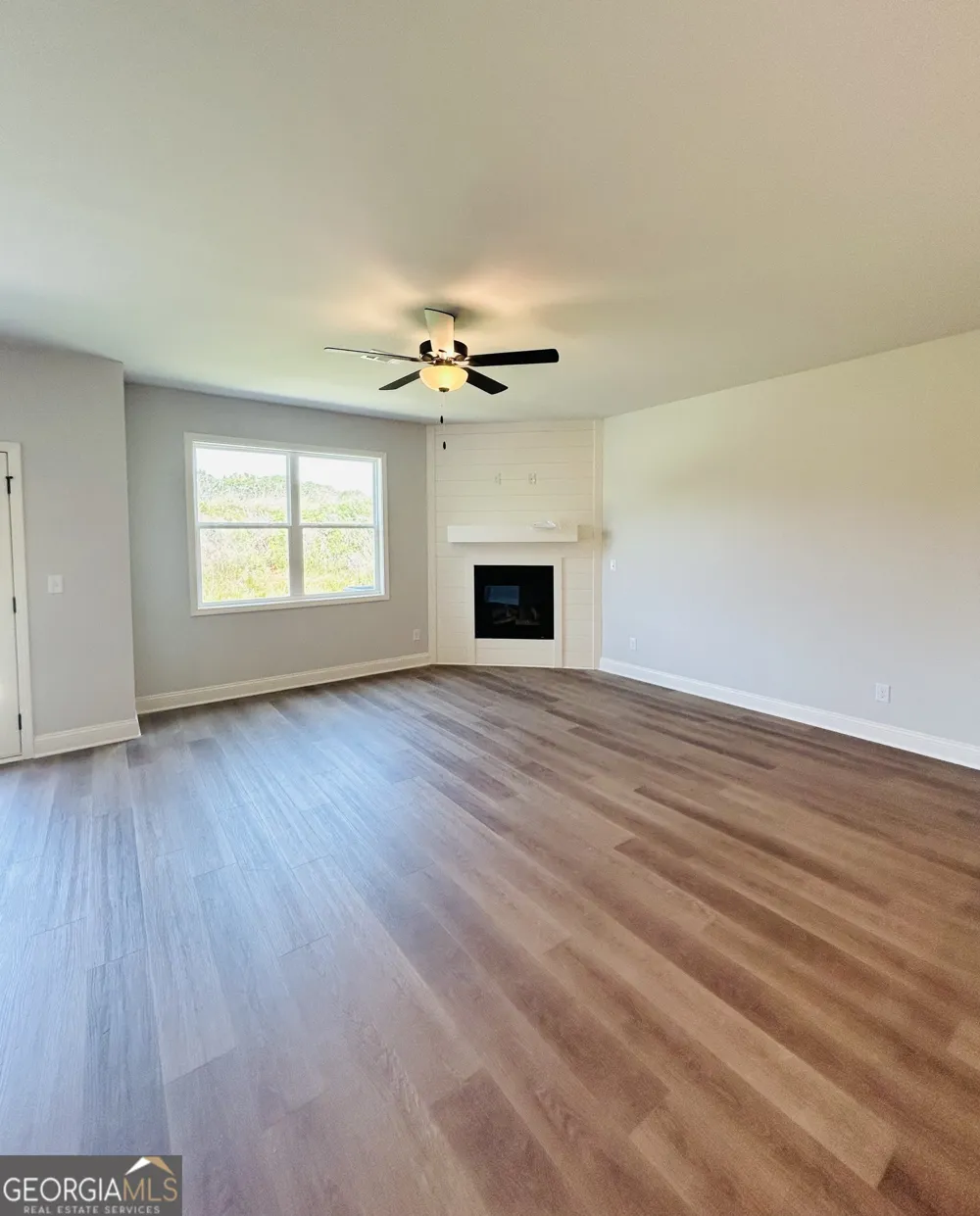 23 Crest DR Hartwell, GA 30643